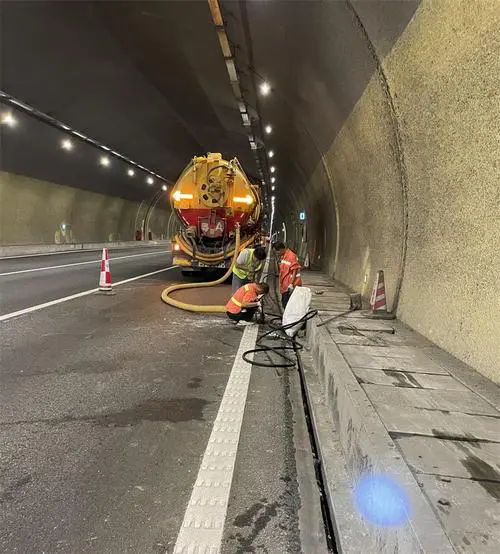 广昌隧道排水渠清淤